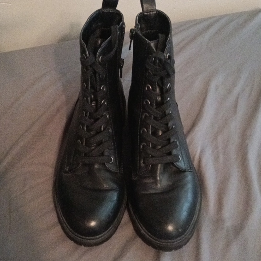 Steve Madden Black Lace Up Boots